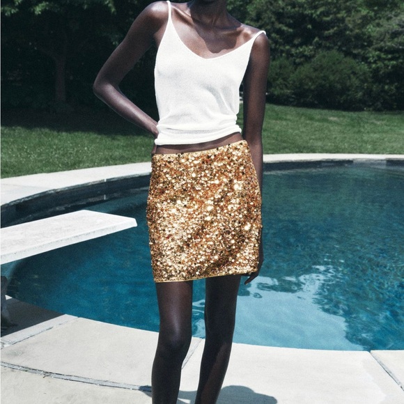 ZARA WOMAN NWT SS24 ZW COLLECTION SEQUINNED MINI SKIRT GOLD 4786/116 S - Picture 2 of 3